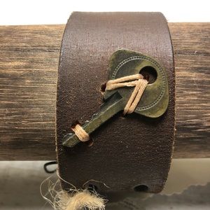 NWT Men’s Leather Cuff Vintage key Bracelet